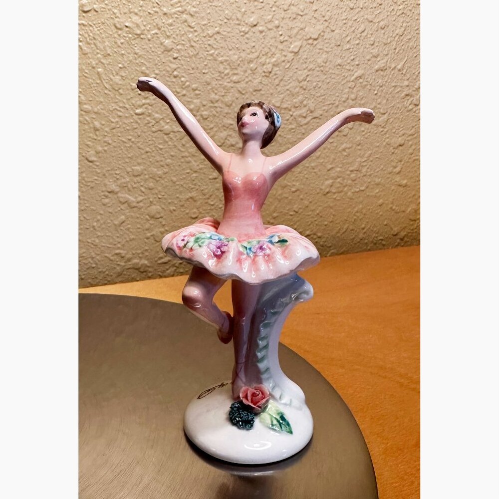 Geo Z Lefton hand painted ballerina figure